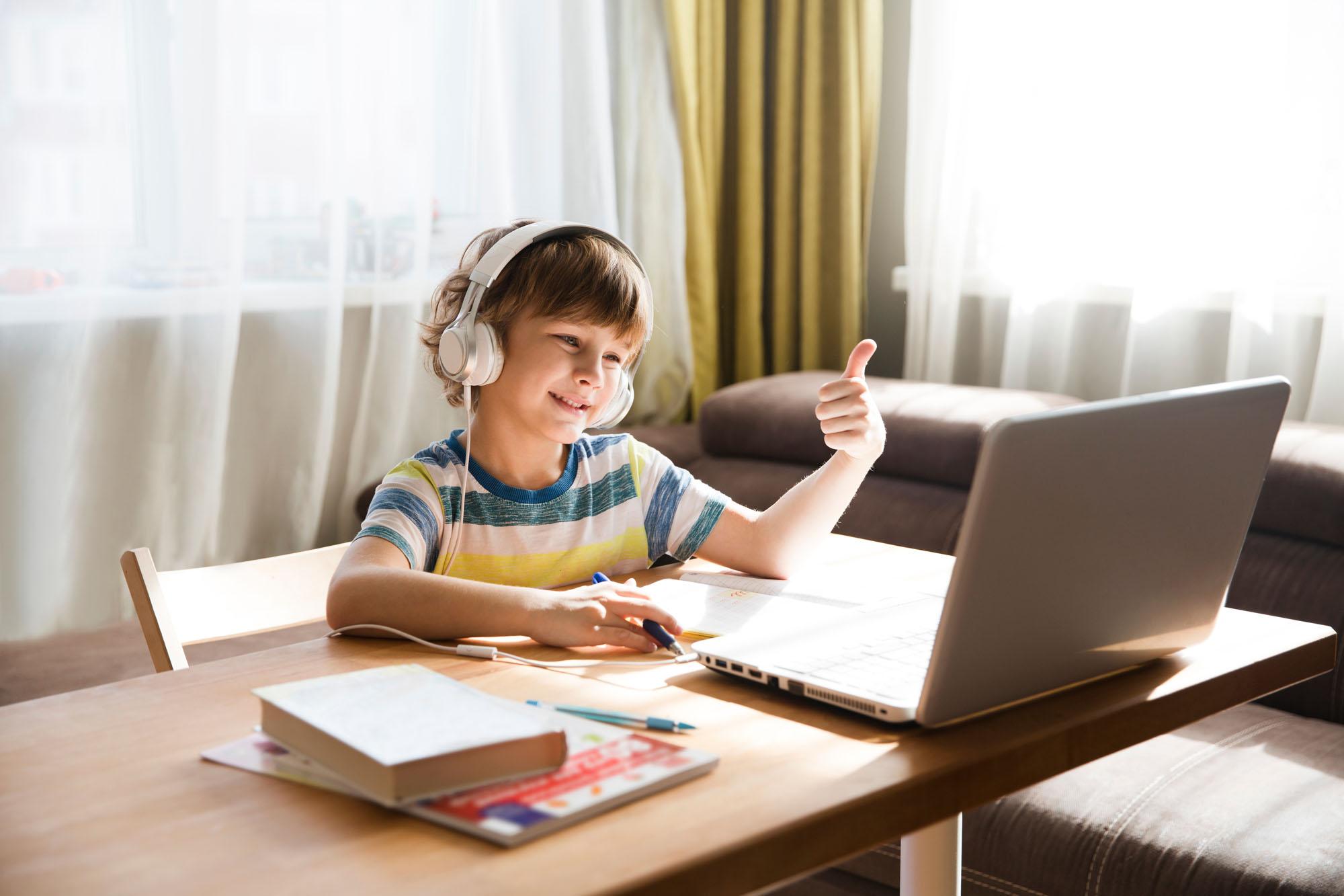 ClassContact soutient les enfants malades à la maison pour qu\'ils continuent leur scolarité